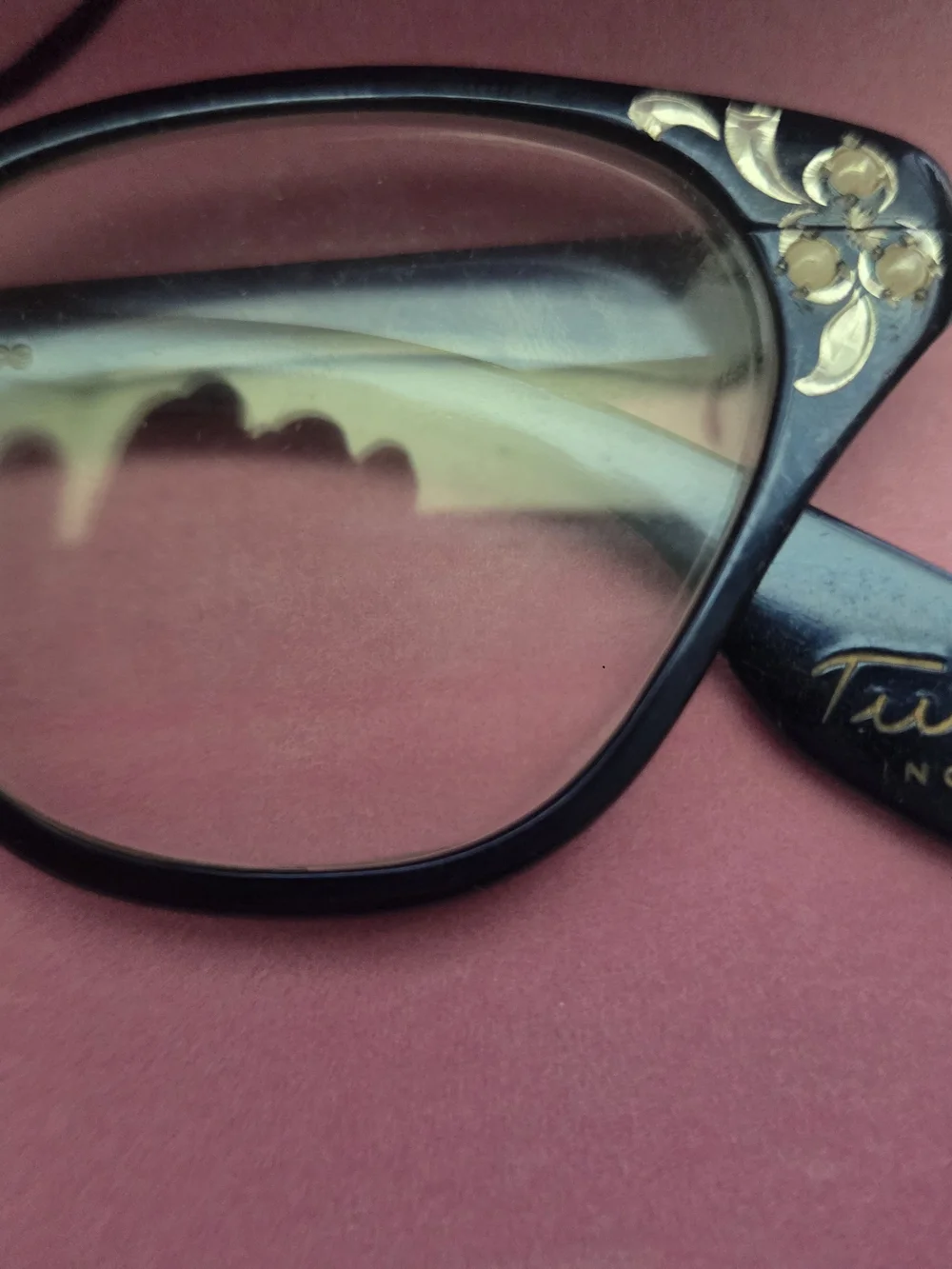 Vitage Cat Eye Tura Glasses With Case